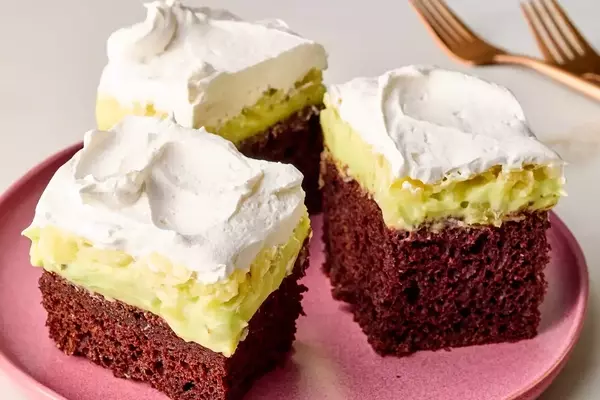 Delightful Italian Pistachio Cake