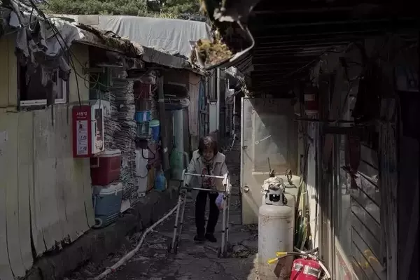 Squatters' Resilience in Seoul's Affluent Gangnam