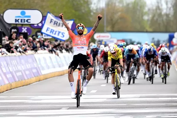 Ganna Triumphs in Thrilling Dwars door Vlaanderen Finish