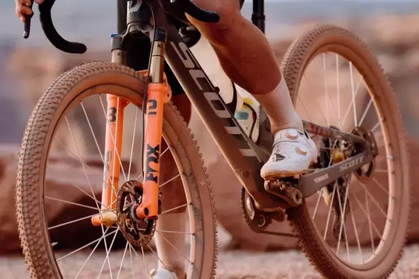 Cam Jones Claims New White Rim FKT, Shattering Previous Record