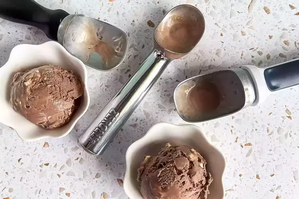 Unveiling the Best Ice Cream Scoops for Effortless Dessert Serving