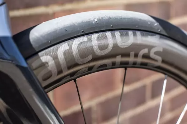 Parcours Strade GT Wheels: A Leap Forward in Cycling Innovation with Recycled Carbon Fiber