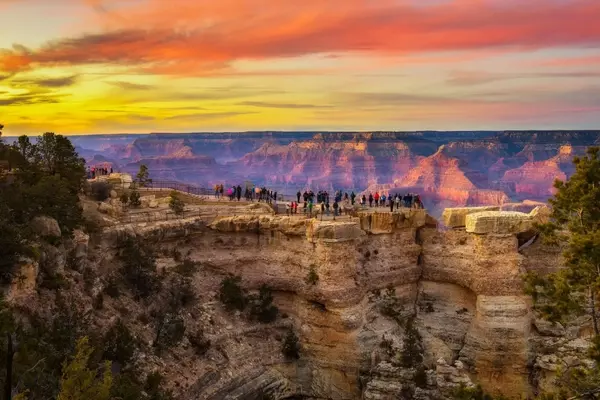 Rethinking National Park Crowding: A New Perspective on Visitor Experience