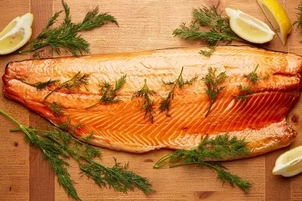 Mastering Salmon: A Culinary Guide to Wild vs. Farmed Varieties