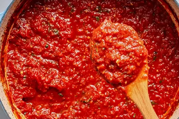 The Secret to a Delicious Tomato Sauce: Don't Burn the Garlic!
