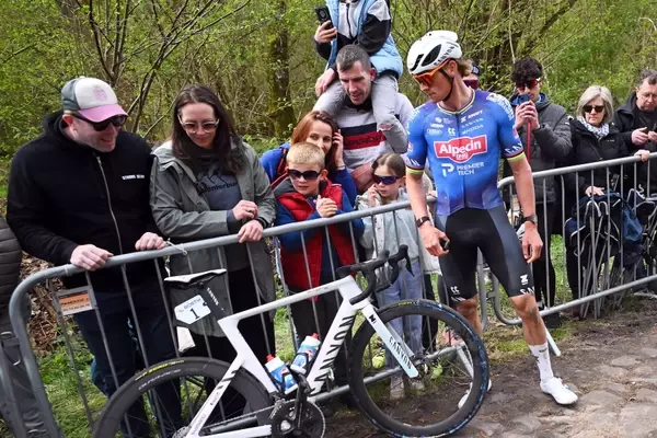 Mathieu van der Poel's Paris-Roubaix Challenge: The £15 Pedal Mishap