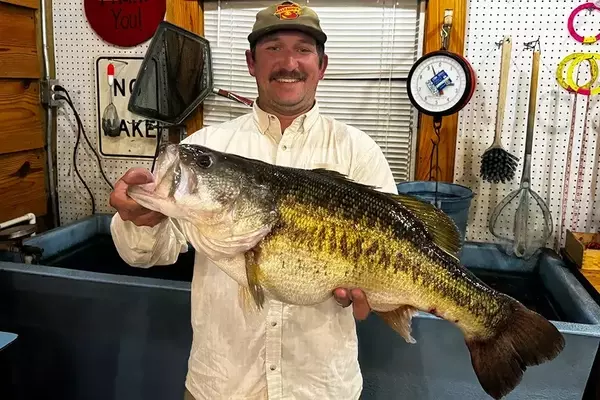 Angler's Son Helps Land a 12.5-Pound Bass at Toledo Bend