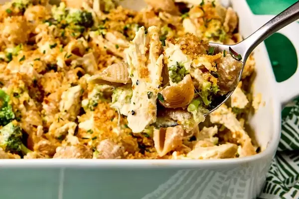 Delicious Honey-Mustard Chicken and Broccoli Bake: A Hearty and Healthy Meal