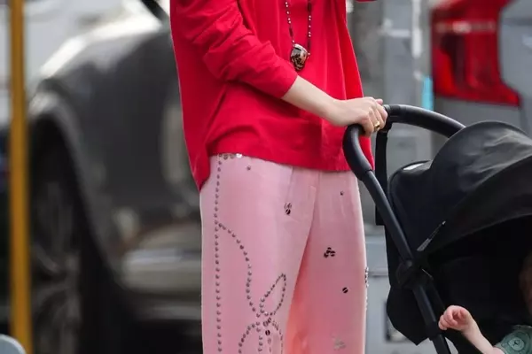 Jennifer Lawrence's Spring Style: A Blend of Comfort and Chic
