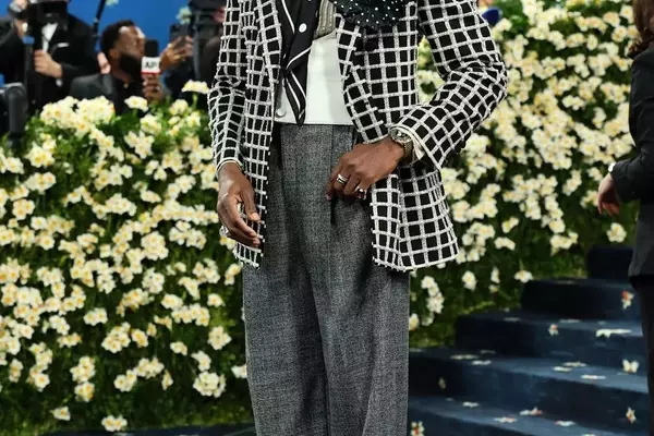 The Enduring Appeal of Loafers: Style Icons and Modern Interpretations