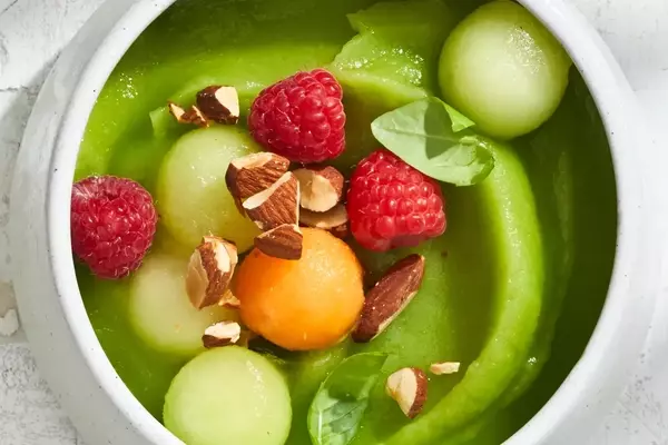 Refreshing Honeydew Smoothie Bowl: A Quick and Healthy Start to Your Day