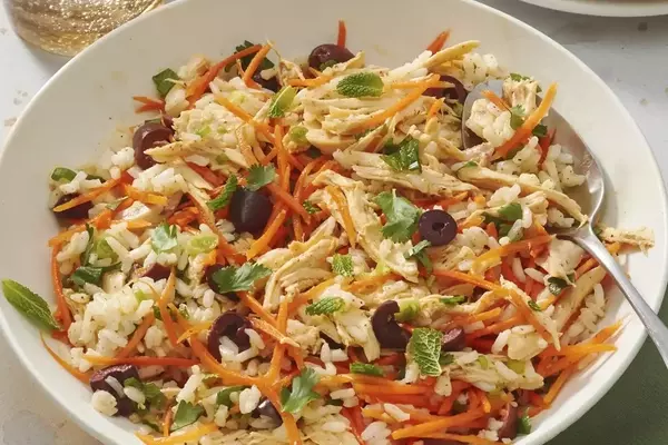 Quick Herbed Chicken Salad: A Wholesome 10-Minute Meal