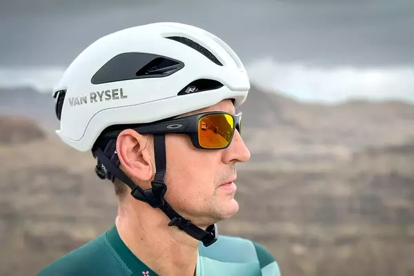 Van Rysel RCR-F MIPS Helmet: An Affordable Aero Road Cycling Essential