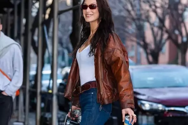 The Ultimate Guide to Straight-Leg Jeans: Styles and Brands for Every Wardrobe