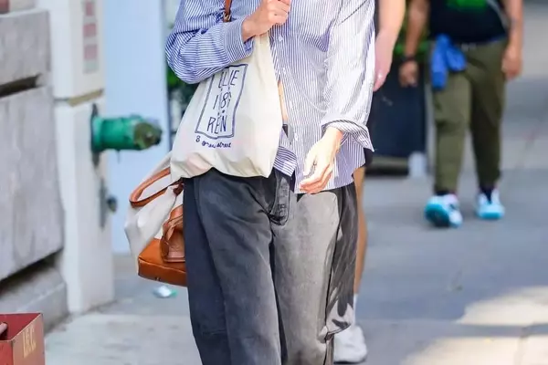 Six Chic Ways to Style Barrel Jeans This Spring
