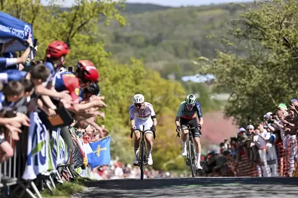 Pogačar's Resilience Shines in Chaotic Cycling Classics, Facing New Rivals