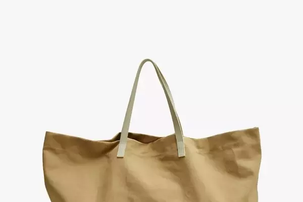 The Essential Canvas Totes for a Stylish Spring and Summer