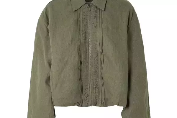 Sweatshirt Styling: 8 Chic Ways to Wear Them This Spring