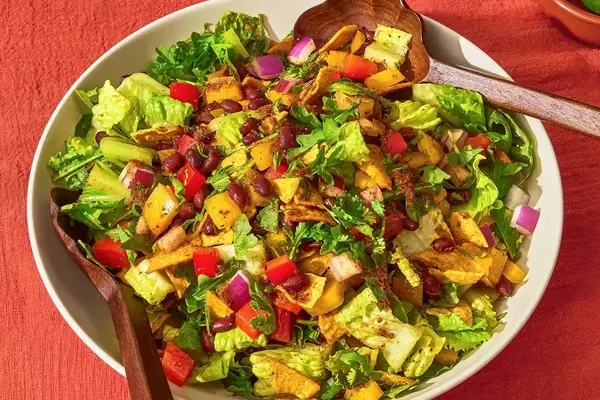 Zesty Black Bean Fajita Salad: A Quick & Healthy Meal