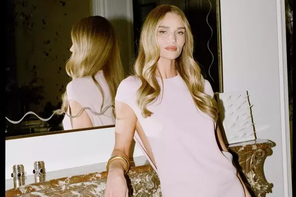 Rosie Huntington-Whiteley Unveils New Home Brand Mémoire at Exclusive Dinner Party