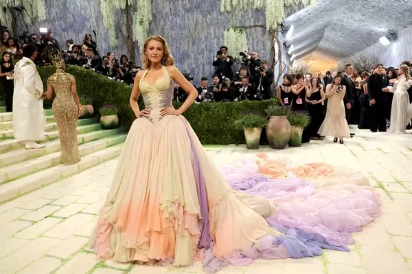 Blake Lively's Stunning Comeback to the Met Gala in Vintage Atelier Versace