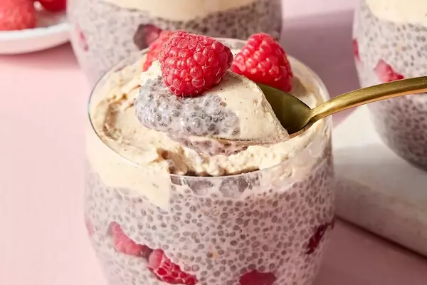 High-Protein Raspberry and Peanut Butter Chia Pudding: A Healthy Start to Your Day
