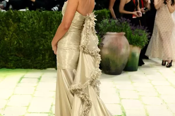 Margot Robbie's Dazzling Chanel Return at the 2026 Met Gala
