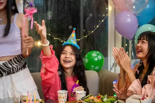 Teenage Birthday Gift Etiquette: A Modern Parental Conundrum