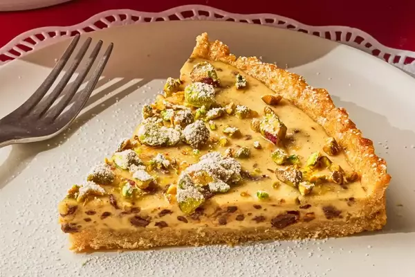 The Art of Crafting a Cannoli Tart: A Culinary Innovation