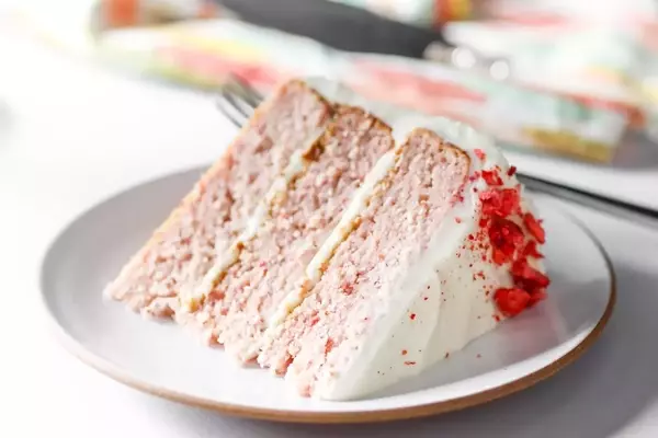 Mastering the Art of Homemade Strawberry Layer Cake