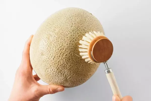 Mastering Cantaloupe Preparation: A Comprehensive Guide