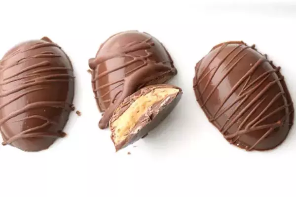 Crafting Decadent Homemade Peanut Butter Chocolate Eggs
