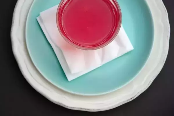 Crafting Refreshing Rhubarb Juice: A Simple Guide