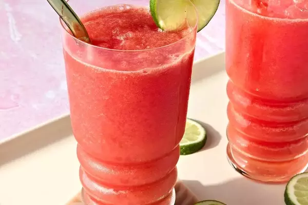 Refreshing Electrolyte Smoothie: A Quick and Healthy Hydration Boost
