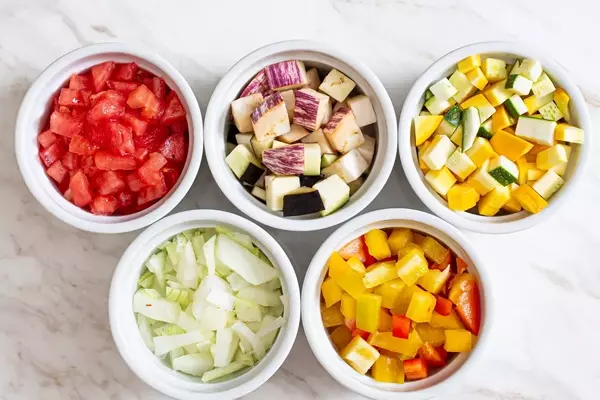Efficient Weeknight Cooking: The Chef's Approach to Ingredient Preparation