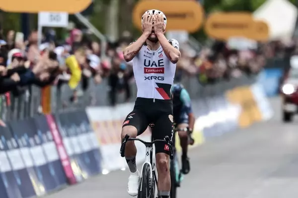 Arrieta Secures Unlikely Victory in Thrilling Giro d'Italia Stage Five