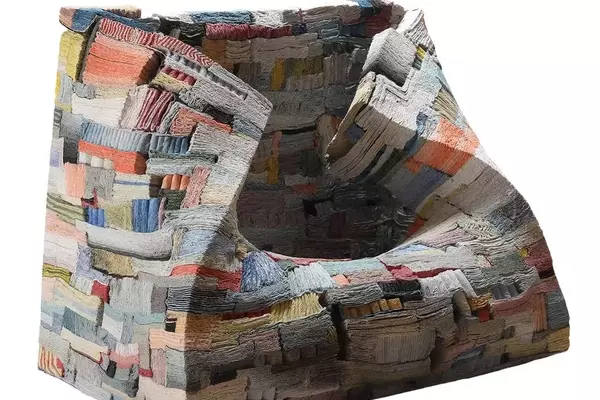Jongjin Park Wins Loewe Foundation Craft Prize for "Strata of Illusion"