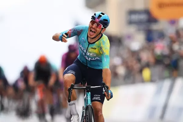 Ballerini Seizes Victory Amidst Giro d'Italia Stage Six Chaos
