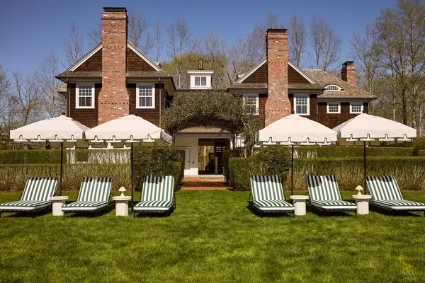 Top Hamptons Hotels for a Luxurious Summer Escape