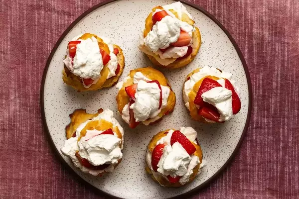 Effortless Strawberry Shortcakes: A Five-Ingredient Delight