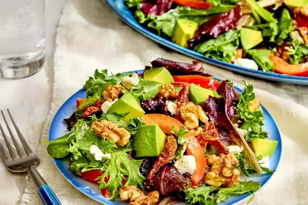 The Art of Crafting a Perfect California-Style Salad