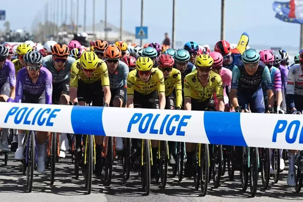 Spectator Misconduct at Giro d'Italia Leads to Police Action