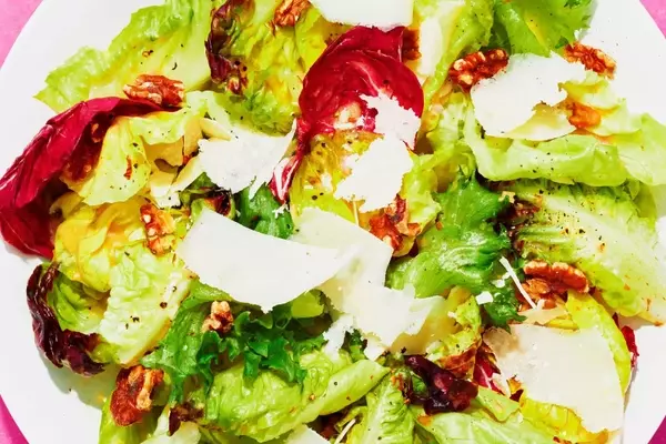 The Art of Crafting a Perfectly Balanced Green Salad