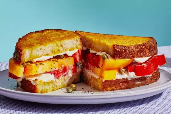 Exploring the World of Heirloom Tomatoes: A Comprehensive Guide
