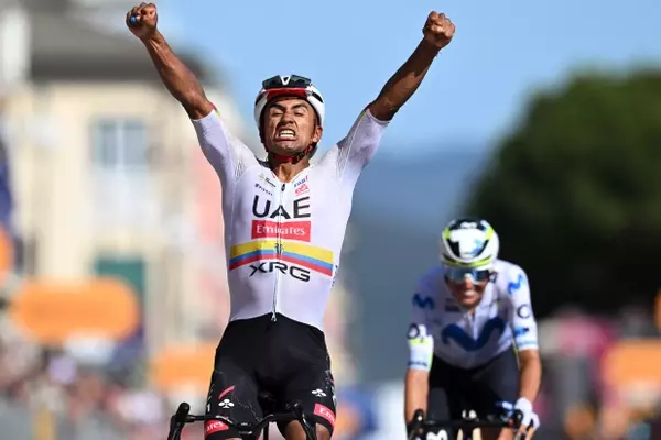 Jhonatan Narváez Secures Third Victory in Thrilling Giro d'Italia Stage 11