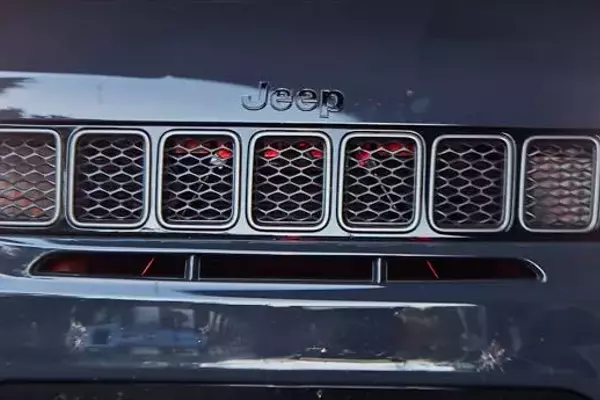 2028 Jeep Grand Cherokee SRT: A Powerful Comeback