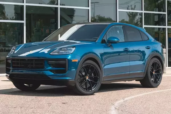 2027 Porsche Cayenne Hybrid Review