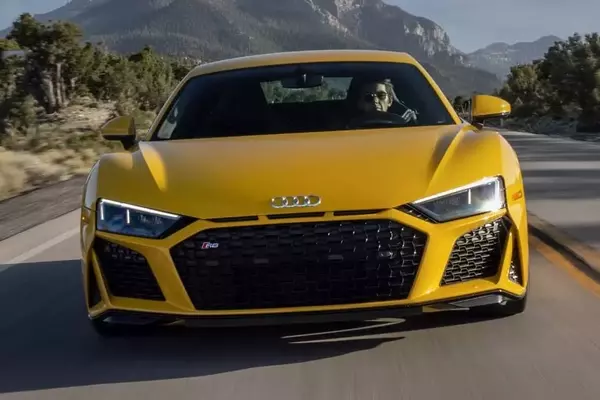 Audi CEO Hints at Next-Gen R8, Praises V8 and Hybrid Tech