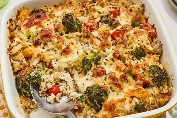 Cheesy Chicken, Tomato & Broccoli Casserole: A Wholesome Family Meal
