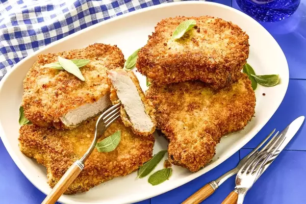 Crispy Pan-Fried Pork Chops: A Family-Pleasing Recipe